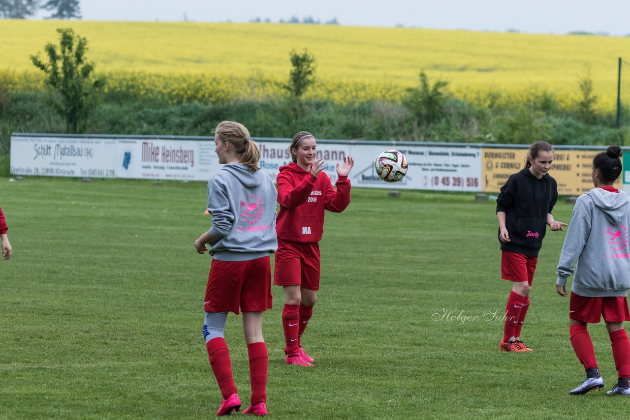 Bild 79 - wCJ SV Steinhorst/Labenz - VfL Oldesloe : Ergebnis: 18:0